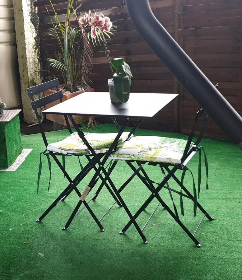 T1 Bis Chez Les Saintanoise Villa แซงต์-อองน์ ภายนอก รูปภาพ